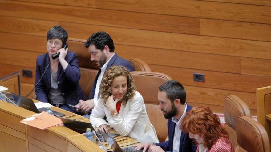 Patricia Vilán, por la izquierda, Emilio Vázquez, Noela Blanco, José Ramón Val y Carmen Acuña. // X. Álvarez