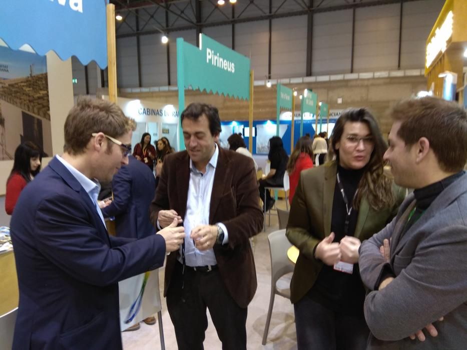 Les autoritats altempordaneses fent promoció a Fitur.