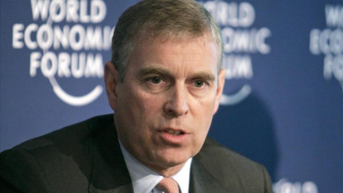 fimedio7614832 the duke of york  prince andrew  gestures while sp160317115312