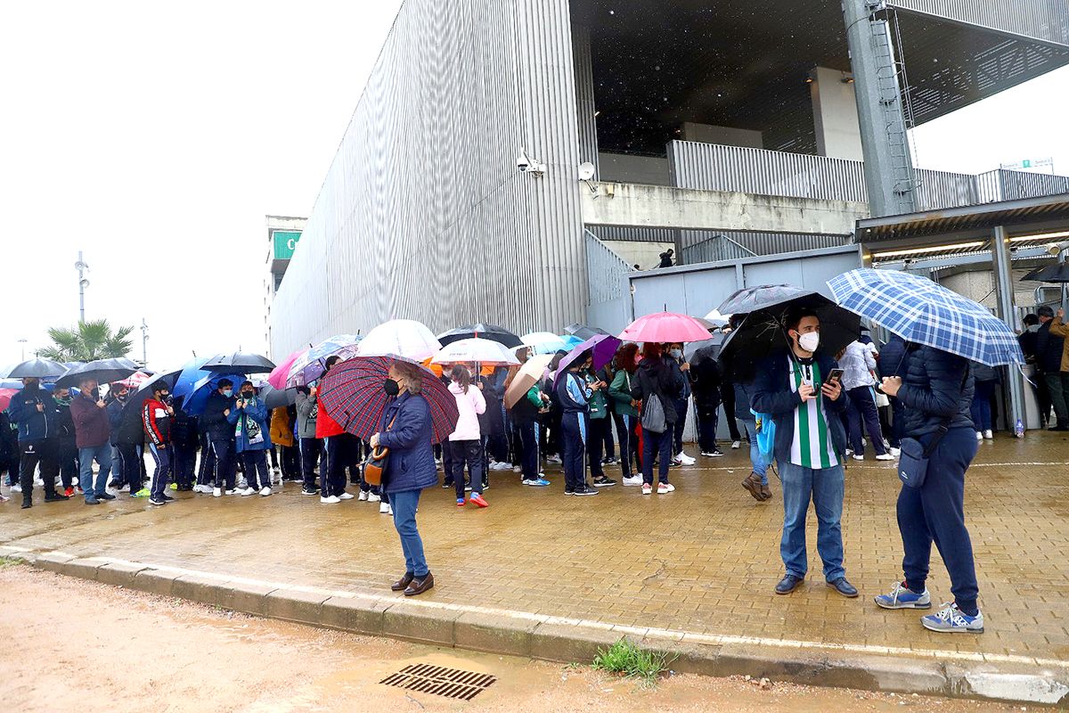 Córdoba CF - Tamaraceite: Las imágenes de la fiesta escolar en el Arcángel