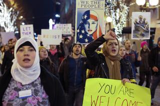 El Tribunal Supremo de EEUU permite aplicar parte del veto de Trump a inmigrantes musulmanes