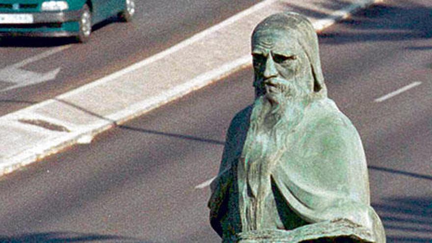 Estatua de Ramon Llull.