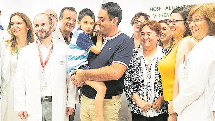 Implantan un desfibrilador a   un niño de 5 años