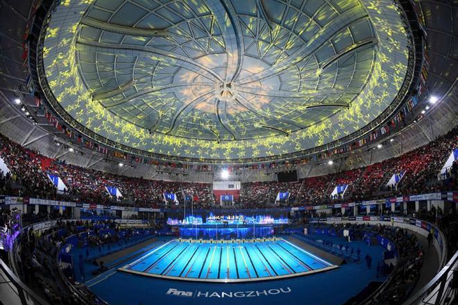 Una vista general de la apertura del 14º Campeonato Mundial de Natación FINA (25m) se muestra en Hangzhou.