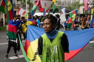 Disturbios, barricadas y toque de queda en Nueva Caledonia por la concesión del voto a ciudadanos franceses
