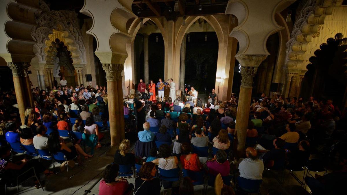 Biella Nuei, durante una actuación en el Palacio de la Aljafería