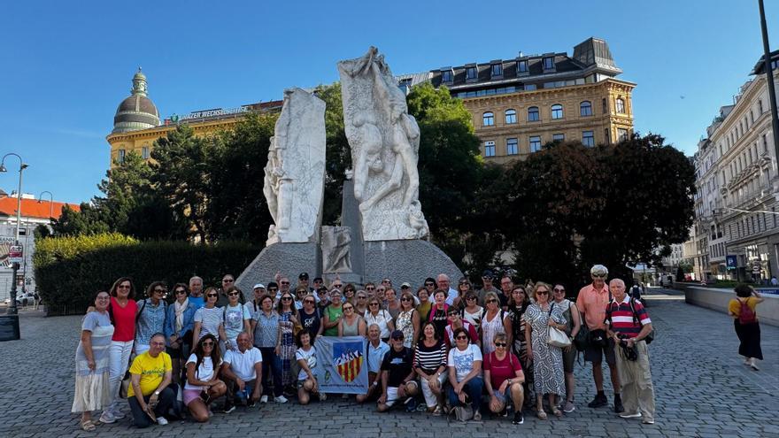 Viaje turístico y cultural de los socios y socias del CETV a Austria
