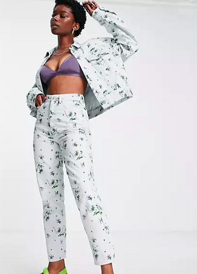 Vaqueros mom con estampado floral The '91 de Reclaimed Vintage