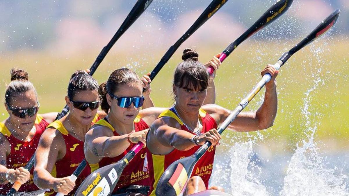 Sara Ouzande, llevando la marca del K-4 español en el último Europeo.