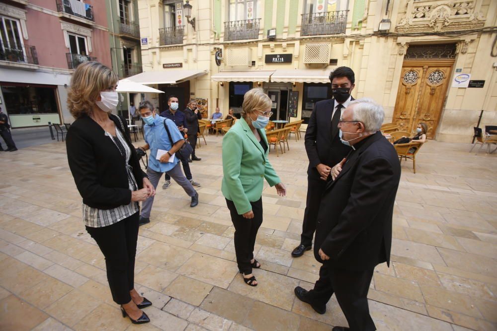 Asiste la consellera de Sanidad y se ausentan los grupos de izquierda