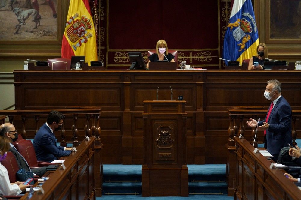 Pleno del Parlamento de Canarias