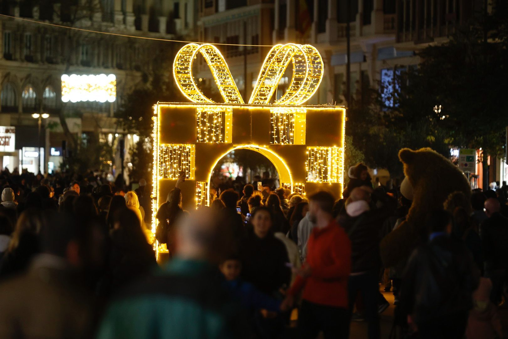 La Navidad llega a València con el encendido de luces