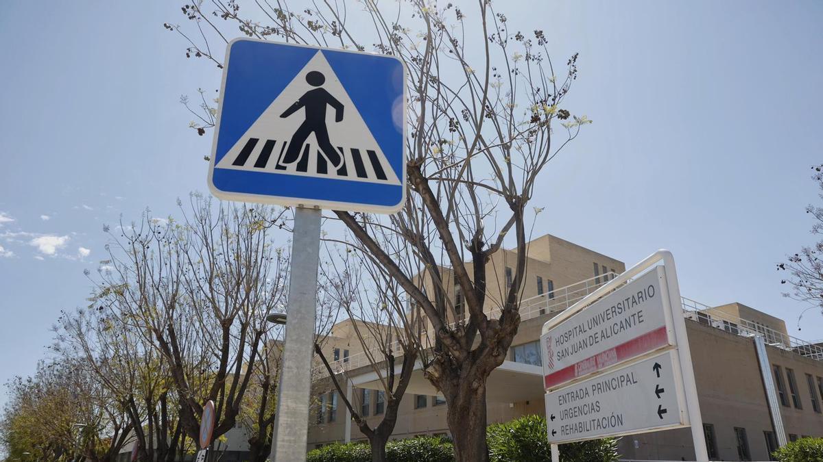 La mujer de 32 años está ingresada en el Hospital Sant Joan de Alicante.