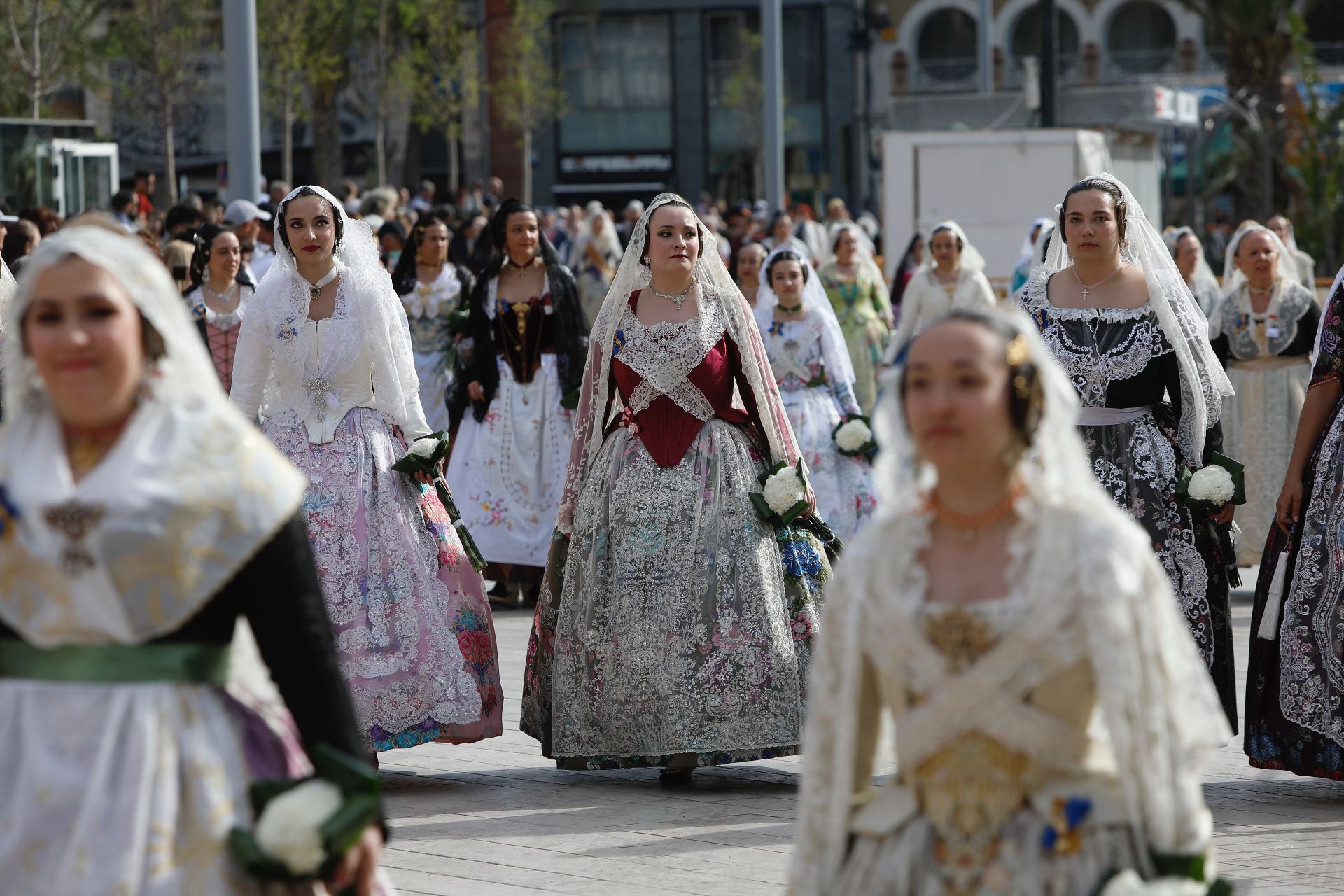 Las comisiones llegan a la Plaza de la Reina