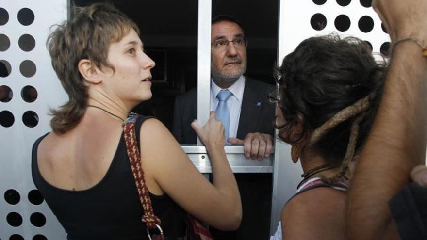 Marina Albiol, en la protesta contra Fabra en la Universitat Jaume I de Castelló.