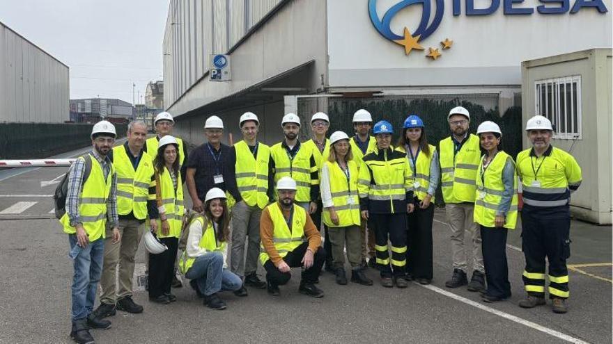 Idesa estudia el uso de exoesqueletos para reducir lesiones o riesgos ergonómicos de los operarios en las fábricas