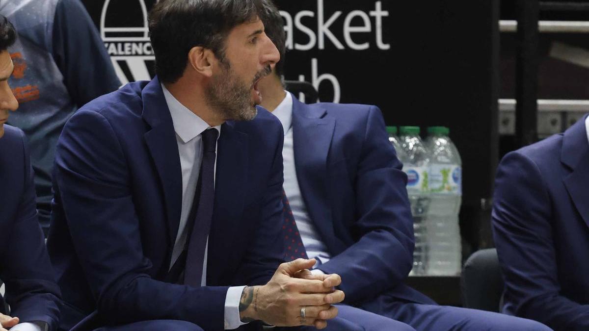 Álex Mumbrú, en el partido ante el Virtus Bolonia en La Fonteta
