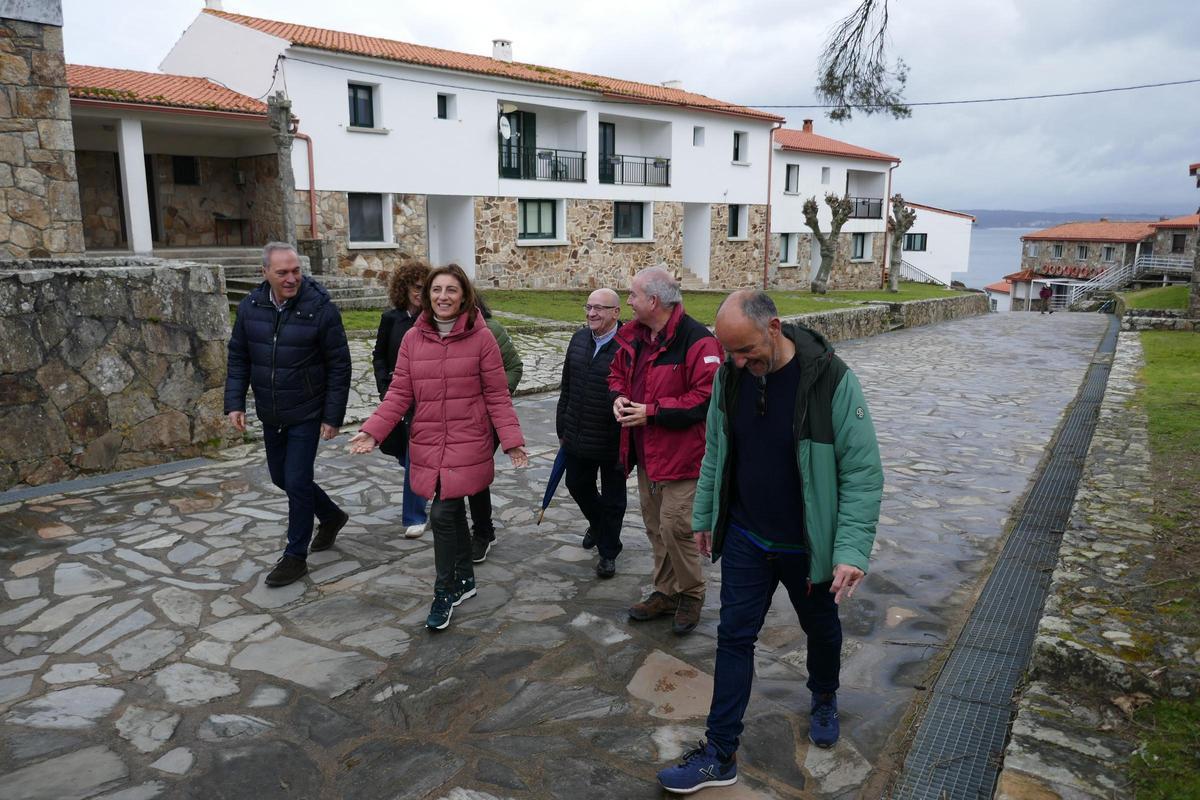 Ángeles Vázquez a su llegada a Ons, en la zona de Curro.