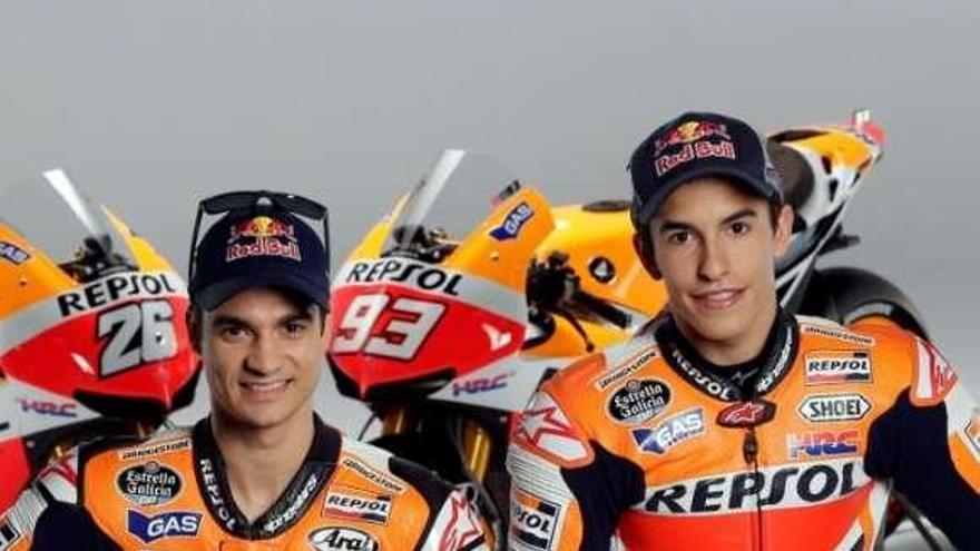 Dani Pedrosa y Marc Márquez, en la presentación. / la opinión