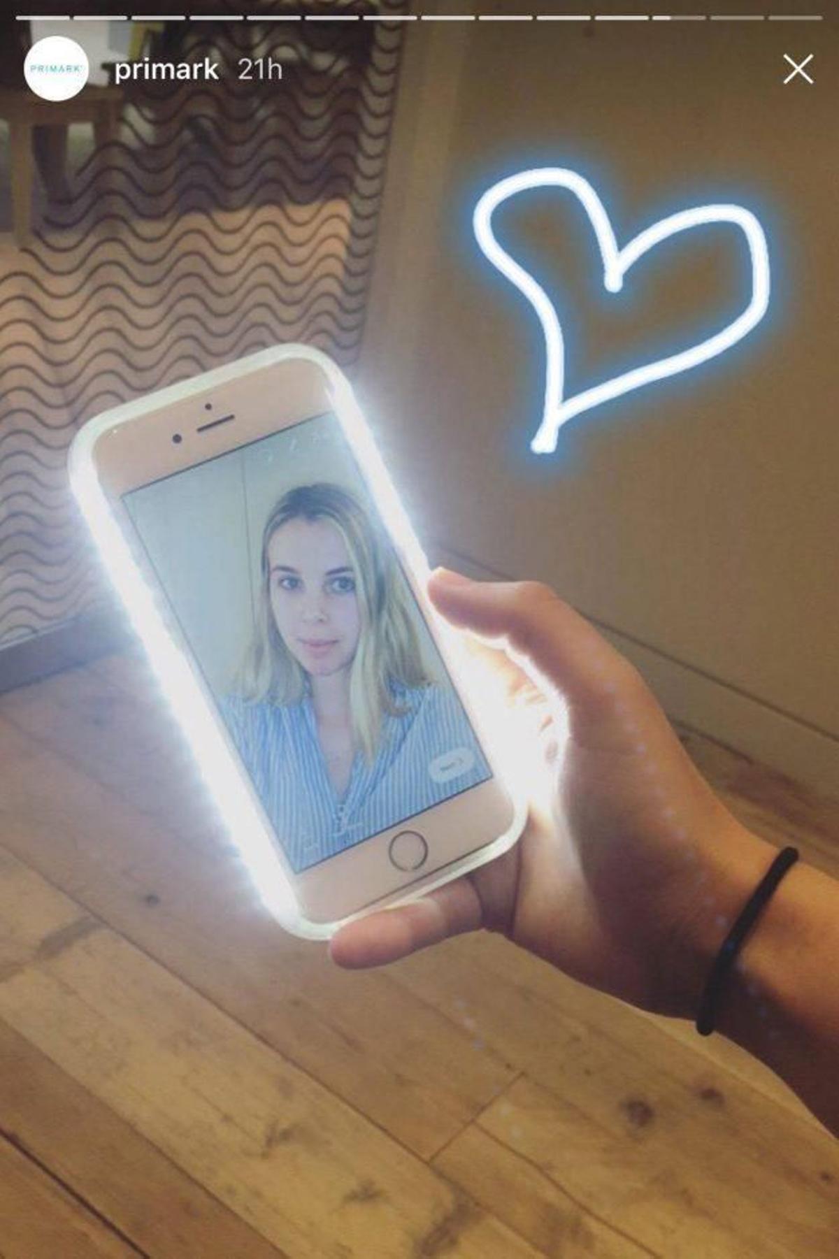 Primark copia la funda del móvil con luz de Kim Kardashian