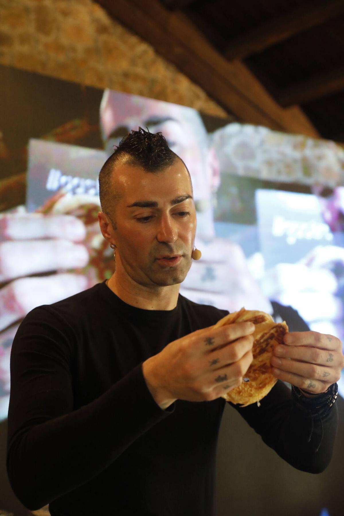 Diego Fernández, del restaurante Regueiro, con una estrella Michelín, en la primera jornada de Gastrollar 2026