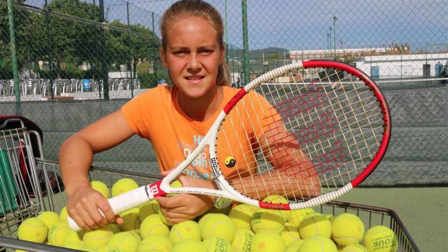 Charo Cañero gana la corona de dobles