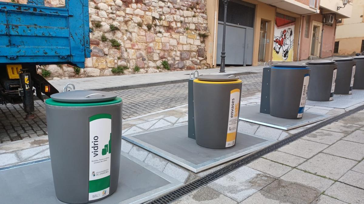 Contenedores de la cuesta del Piñedo.