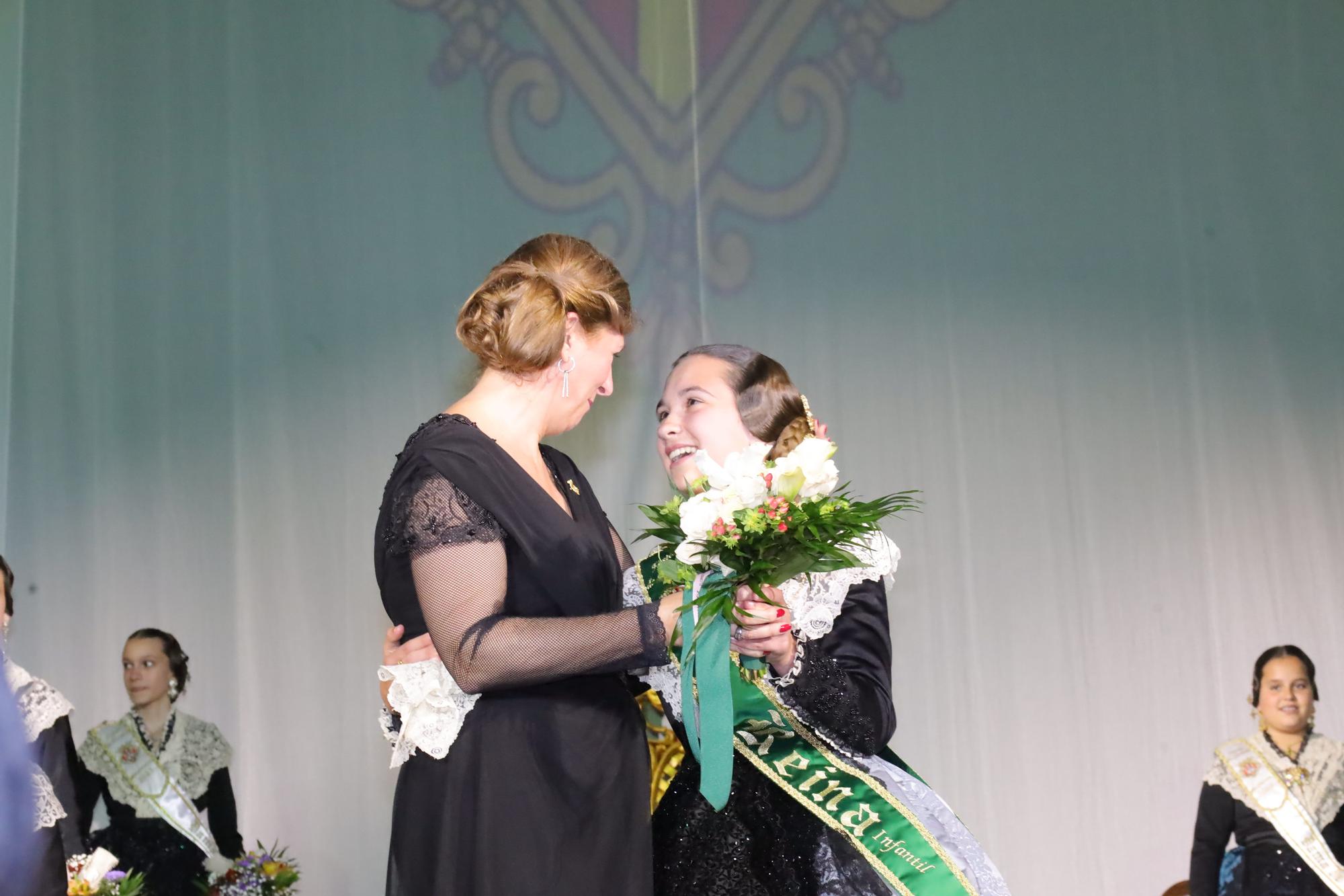 Galania a la reina infantil de las fiestas de la Magdalena