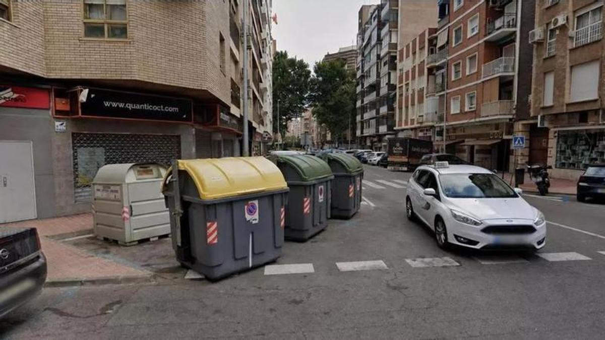 Contenidors d'escombraries a Caratgena