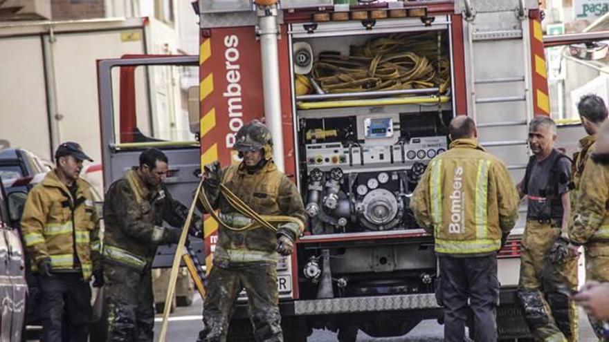 Los bomberos de la Vega Baja ya no harán más horas extra