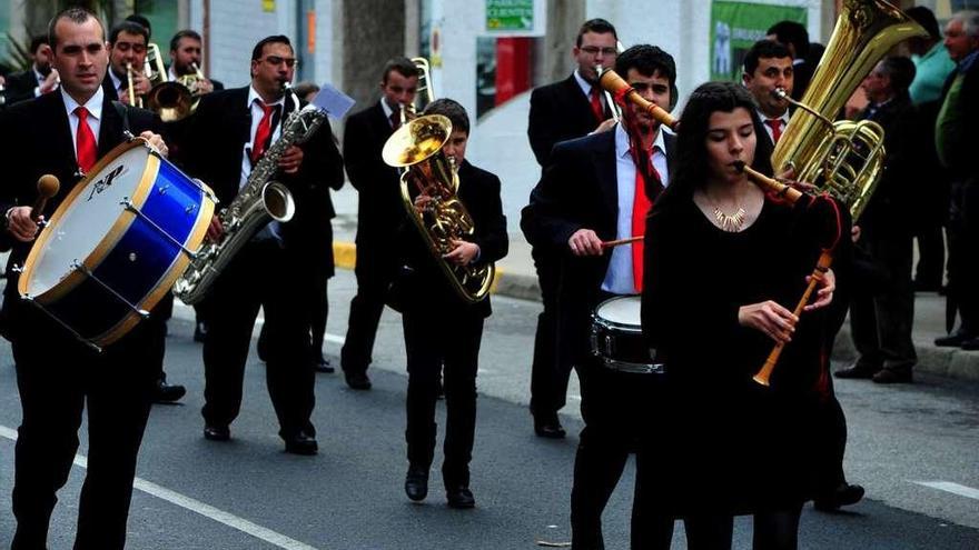 Una actuacion de la Unión Musical de Meaño. // Iñaki Abella