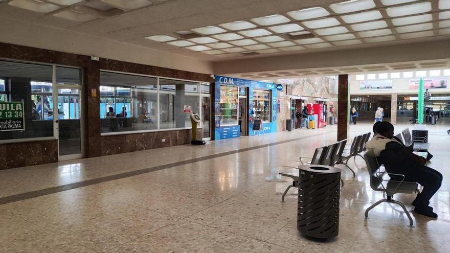 La Asociación Migrante-Obrera critica que el Ayuntamiento de Badajoz no ofrezca alternativa a las personas desalojadas de la estación