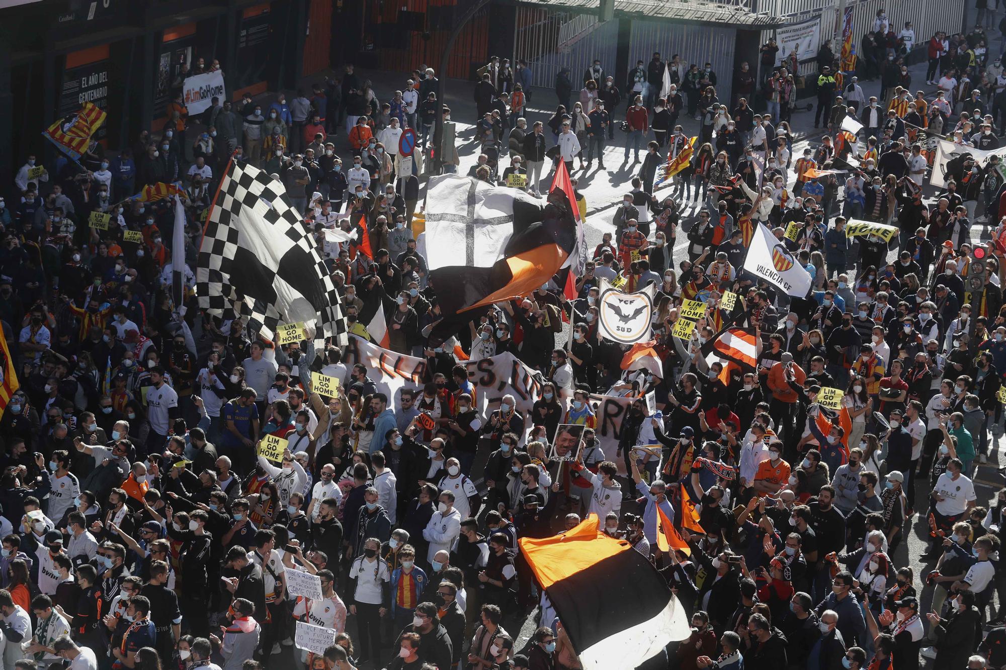 Manifestación contra Peter Lim