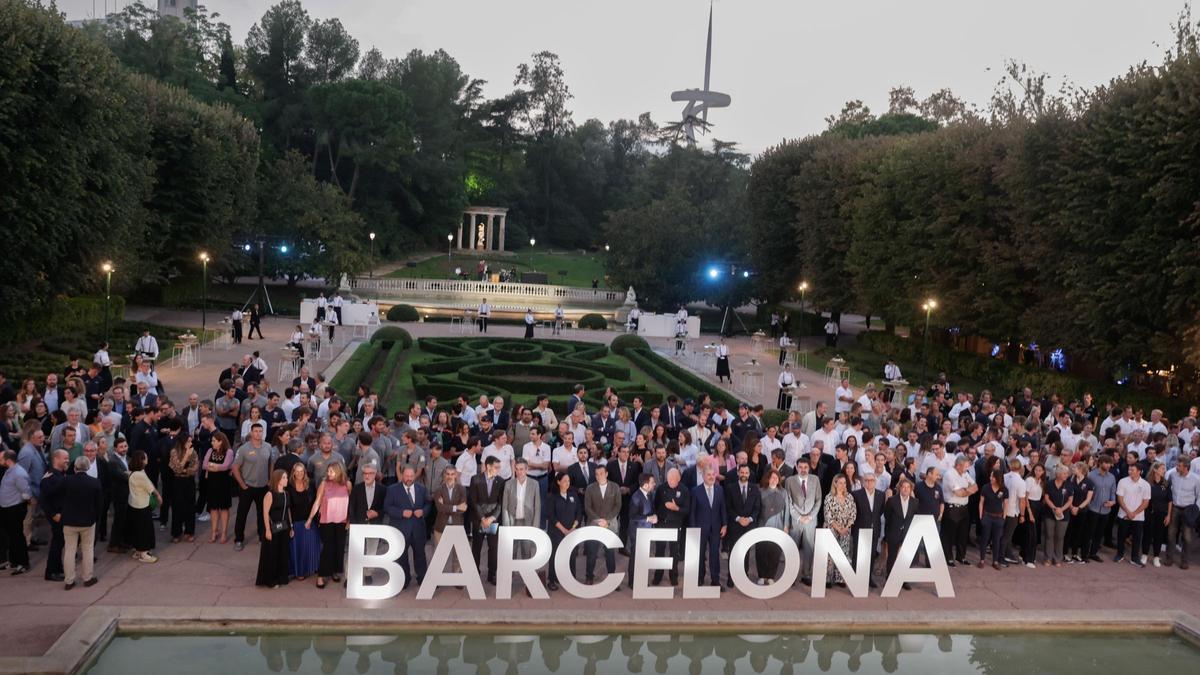 El alcalde de Barcelona, Jaume Collboni, participa en la recepción que la ciudad de Barcelona ofrece a los equipo participantes en la 37a edición de la Copa América de Vela. desde el Palauet Albéniz