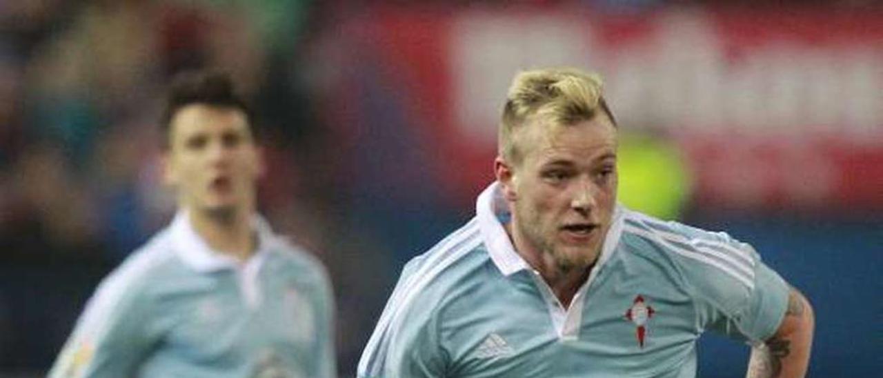 Secuencia del golazo anotado por John Guidetti en el Vicente Calderón // Efe/LOF/Reuters