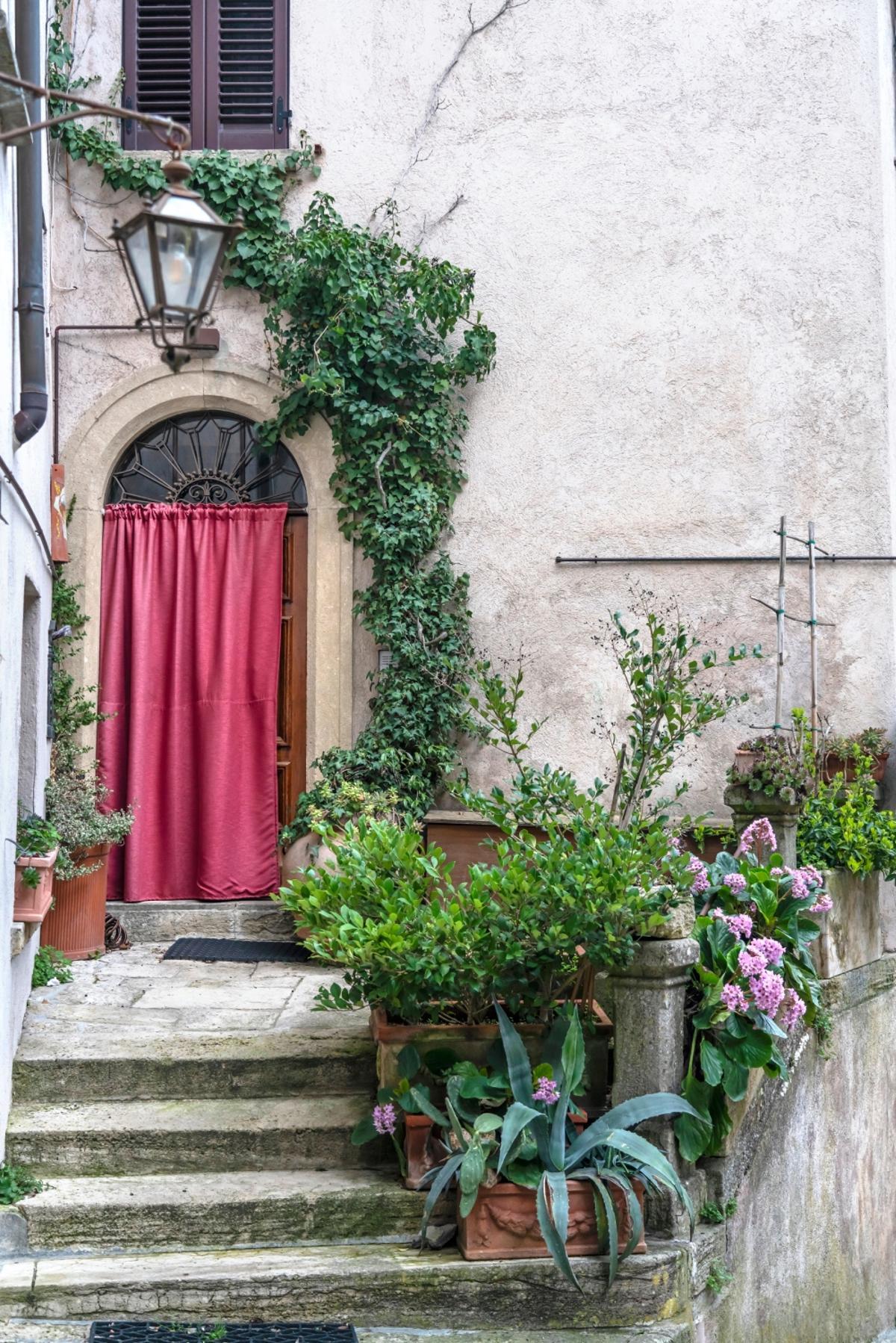 Zona baja de Borgo Maggiore, San Marino.