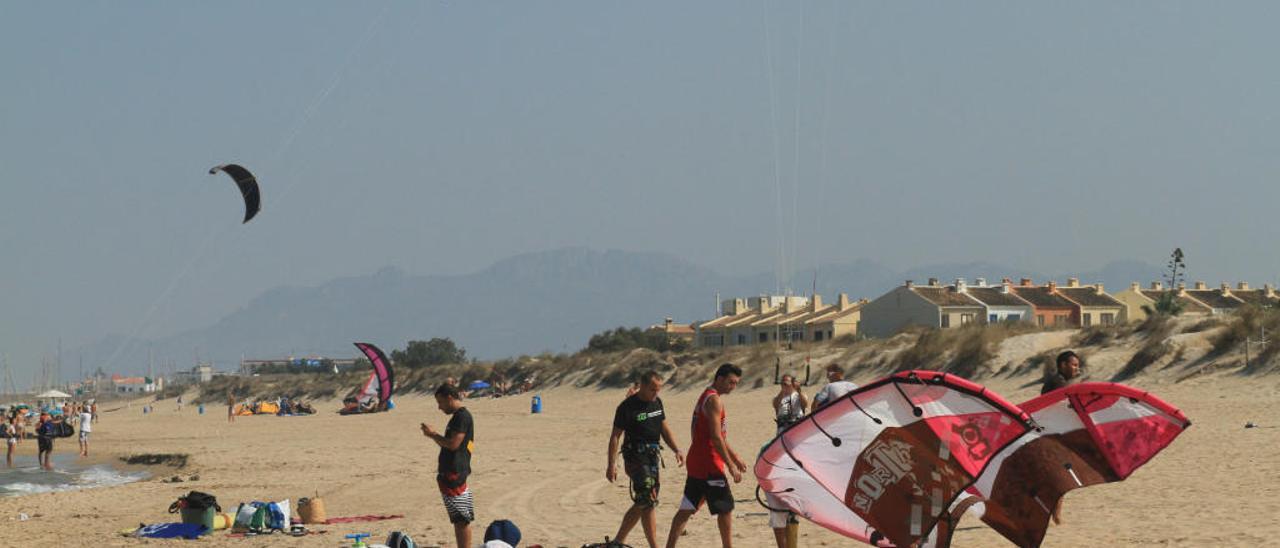 Oliva alega al ver rechazados 4 de los 7 canales deportivos en sus playas