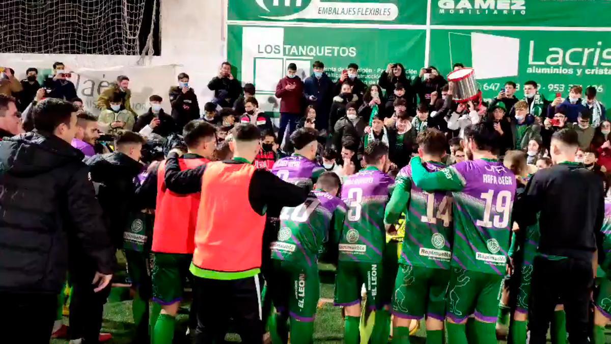 El Atlético Mancha Real celebra la victoria ante el Granada