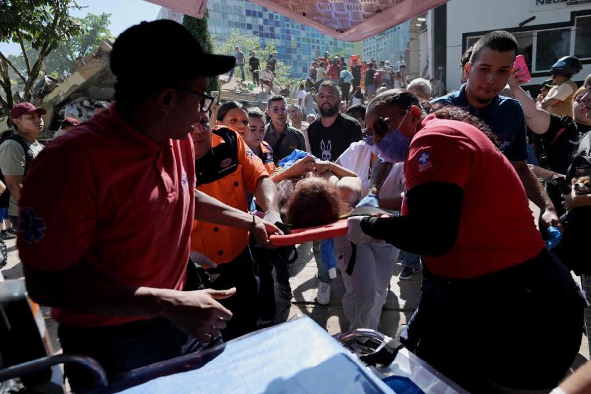 Imágenes del terremoto de magnitud 7,4 que ha sacudido a la mayor parte de Colombia Imágenes del terremoto de magnitud 7,4 que ha sacudido a la mayor parte de Colombia