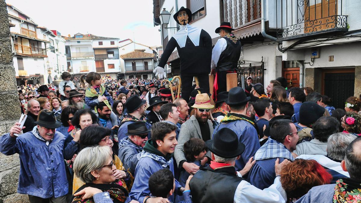 Toda la población se vuelca en las actividades del Pero-palo.