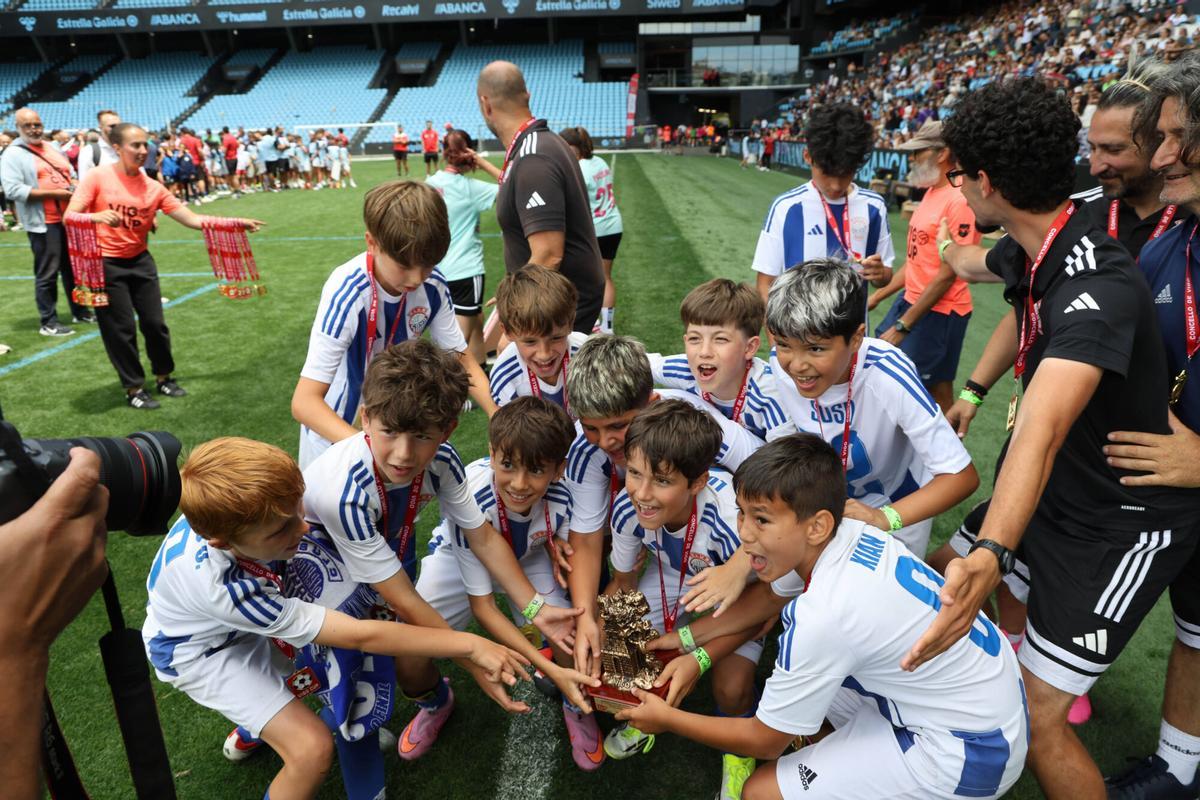 El estadio de Balaídos acogió las 18 finales de la última edición de la Vigo Cup, así como sus correspondientes entregas de premios.