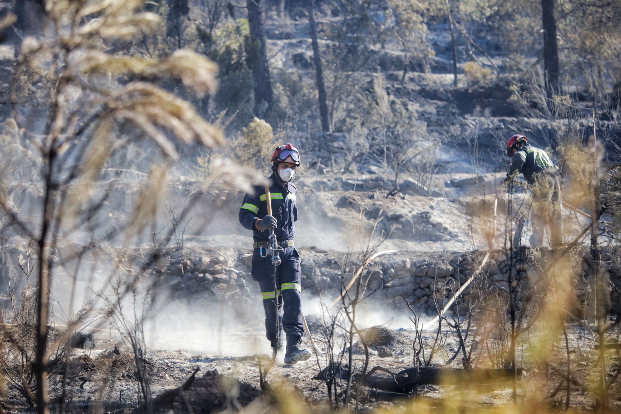 Las imágenes del incendio forestal en el Alto Mijares