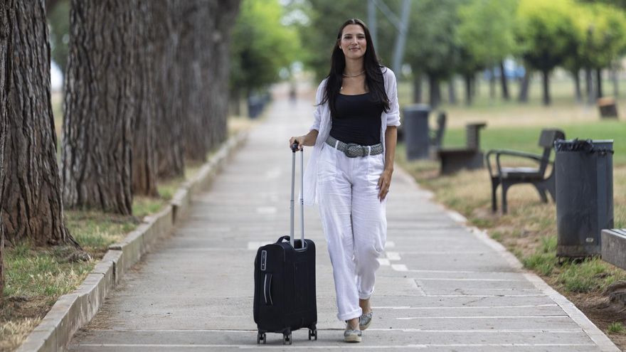 Anna Fernández, hostessa de vol: &quot;Cada dia que vaig a treballar accepto que puc morir&quot;