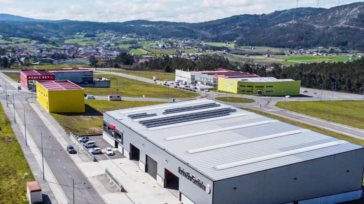 O acceso ao polígono vimiancés está previsto no proxecto, pero non a súa construción.