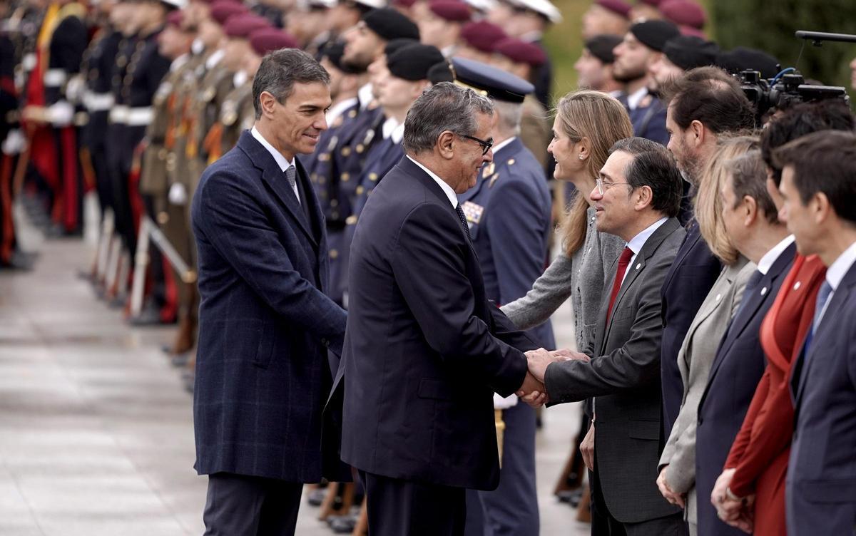 enviadas el resto de fotos del recibimiento con honores al presidente de Marruecos en la XIII Reunión de Alto Nivel España - Marruecos.