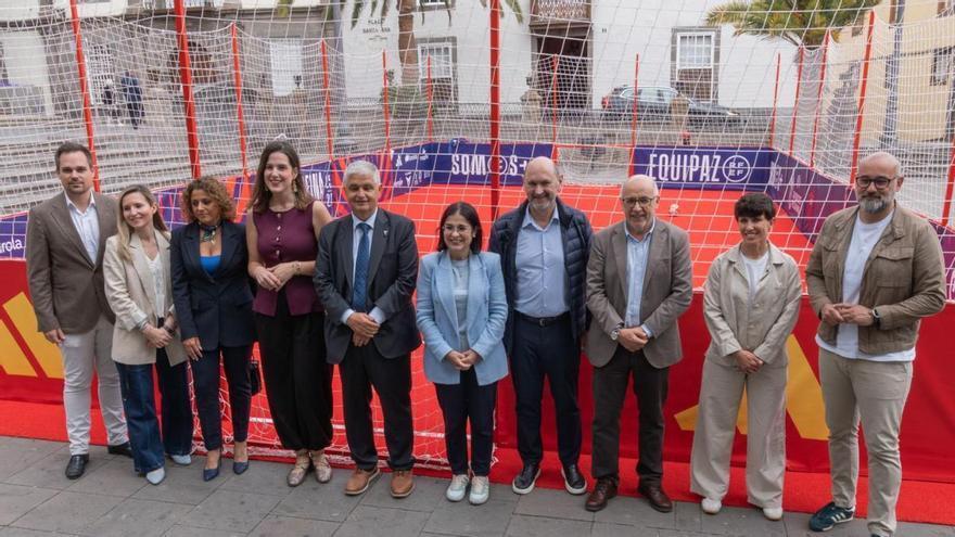 La Plaza Santa Ana concentra el ambiente previo a la gran final de la Copa de la Reina