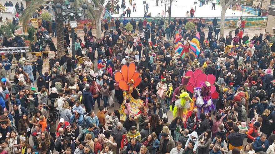 Las Campanadas infantiles llenan la plaza del Ayuntamiento de Valencia