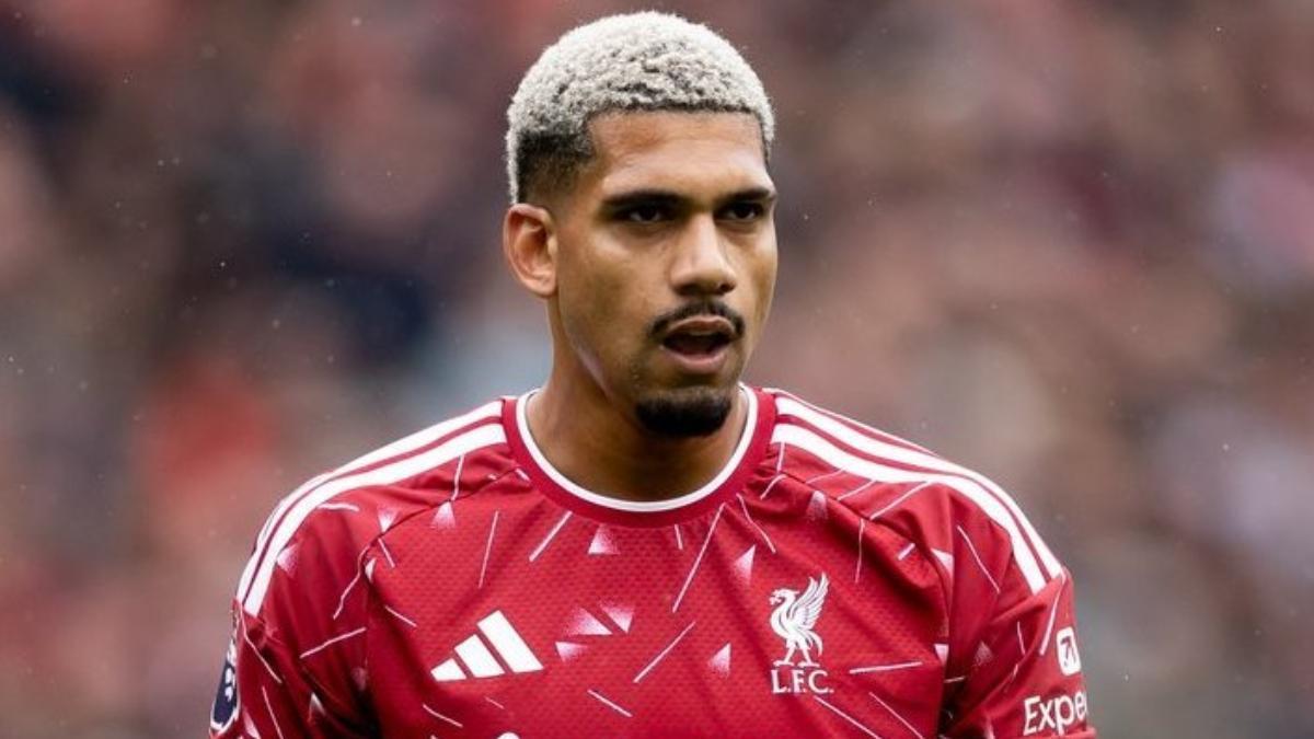 Los penaltis sonríen al Liverpool en otra noche imperial de Araujo