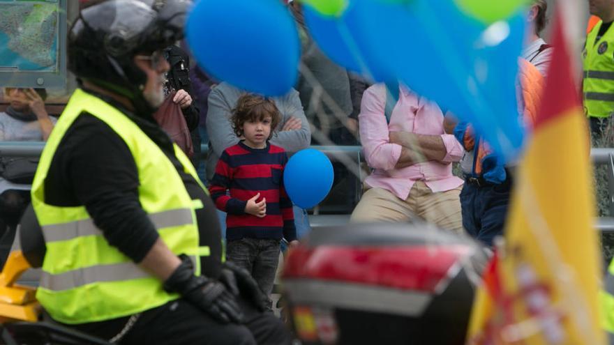 Alrededor de 400 policías y guardias civiles se manifiestan por la igualdad salarial