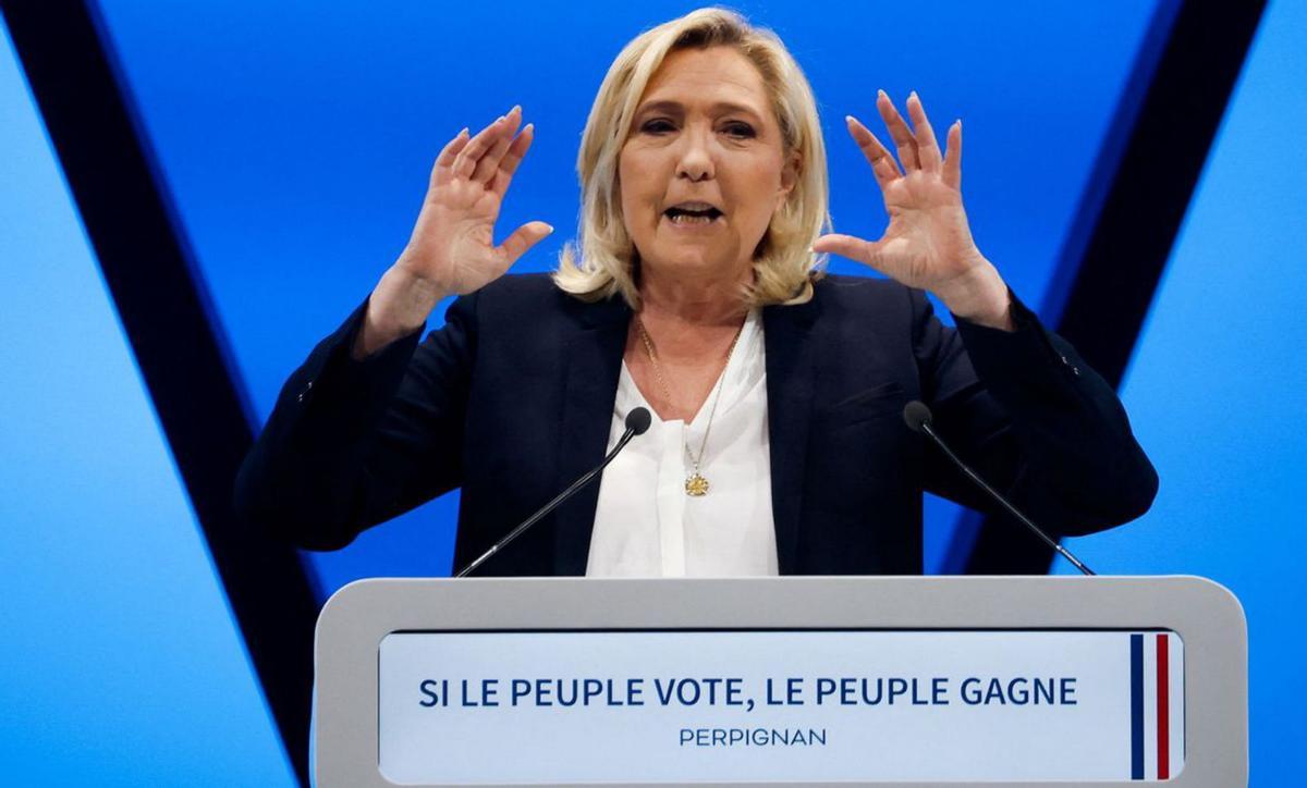 Ull amb Marine Le Pen!
